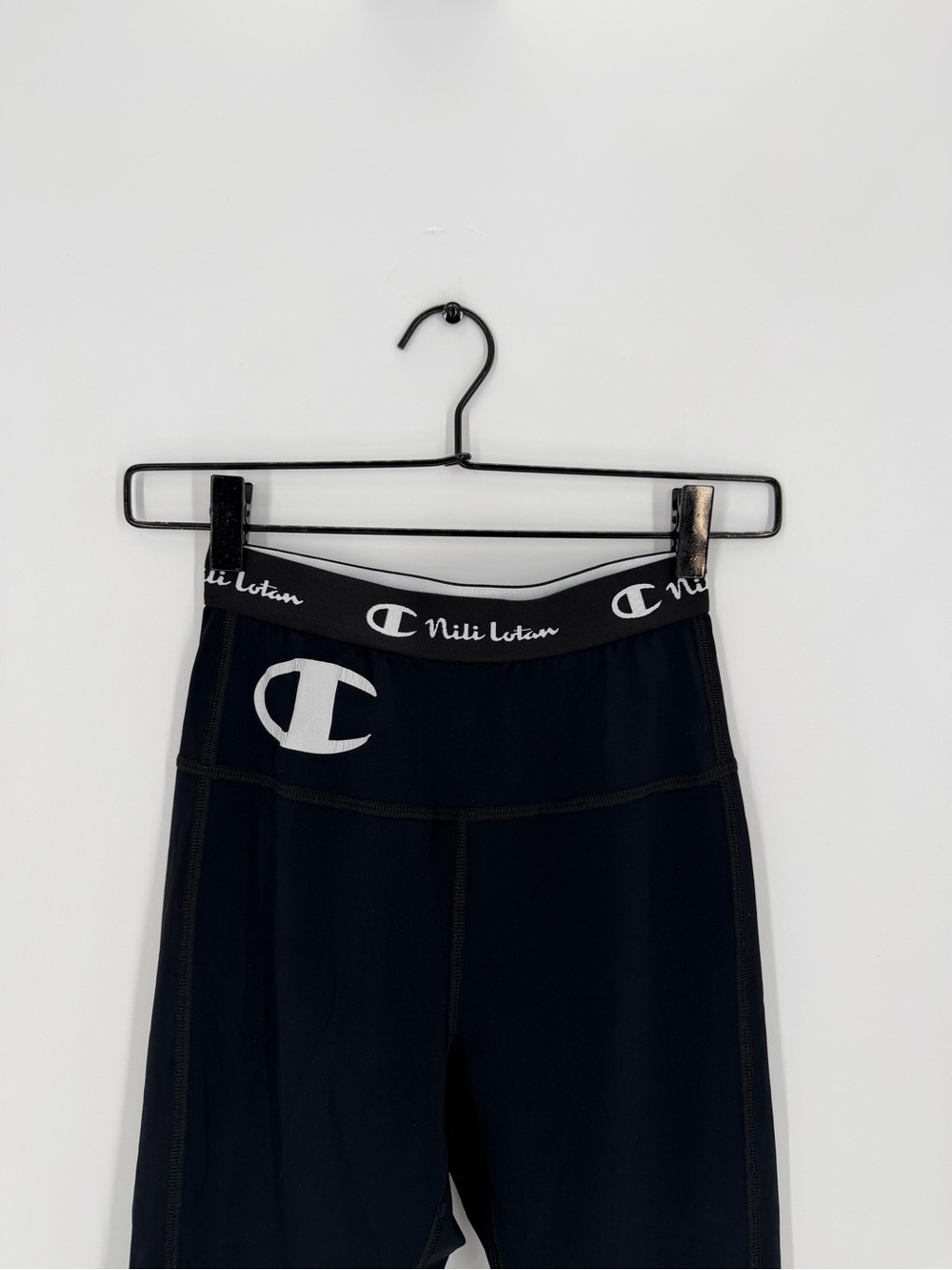 Nili Lotan x Champion Logo Printed Cropped Leggings In Black